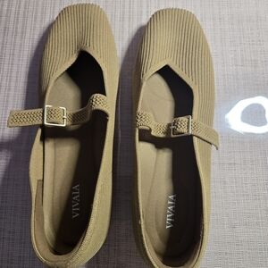 Vivaiya Tan Mary Jane Flats